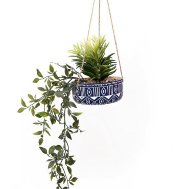 Pot suspendu en céramique bleue avec plantes