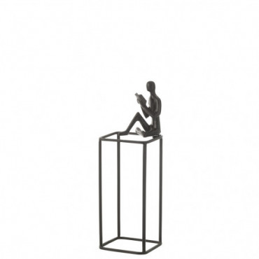 Figurine Lecteur Sur Cube Aluminium Noir